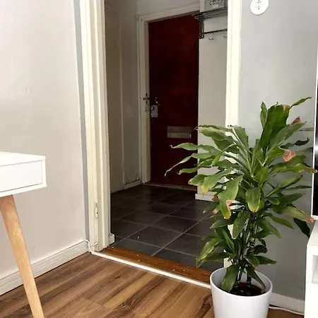 Apartment Studio The Vibe / 25min To Airpt & 5min To Center
