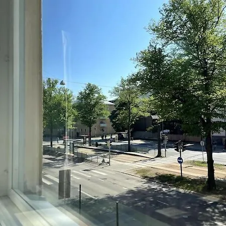 Studio The Vibe / 25min To Airpt & 5min To Center 아파트