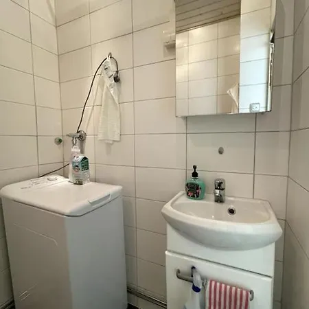 Apartment Studio The Vibe / 25min To Airpt & 5min To Center *